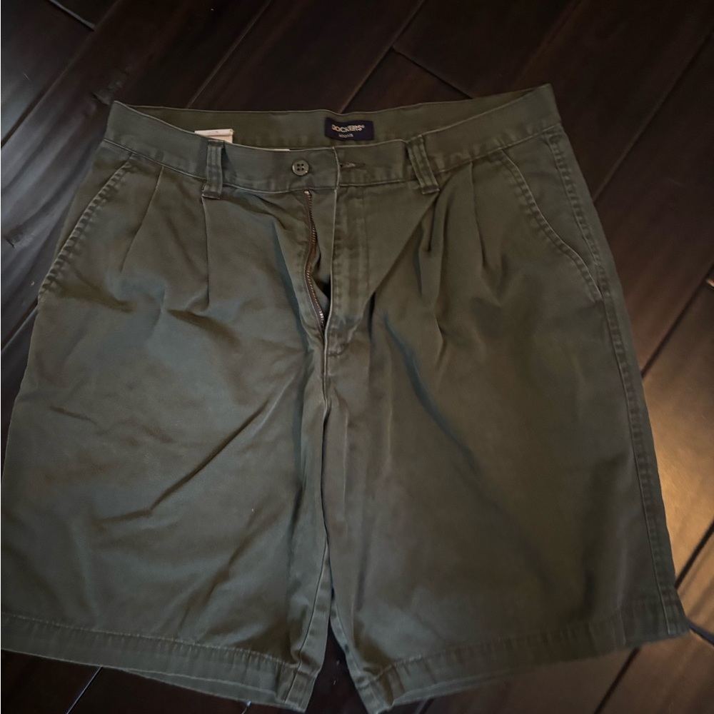 Dockers Men's Dark Green Flat Front Shorts